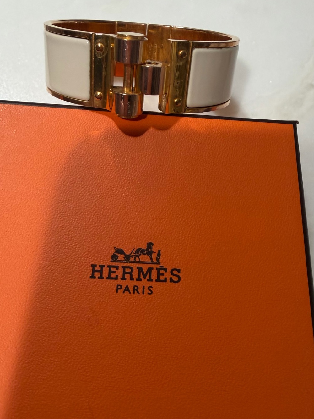 Hermès Gold-Tone Click Bracelet cream and rose gold - Picture 3 of 3